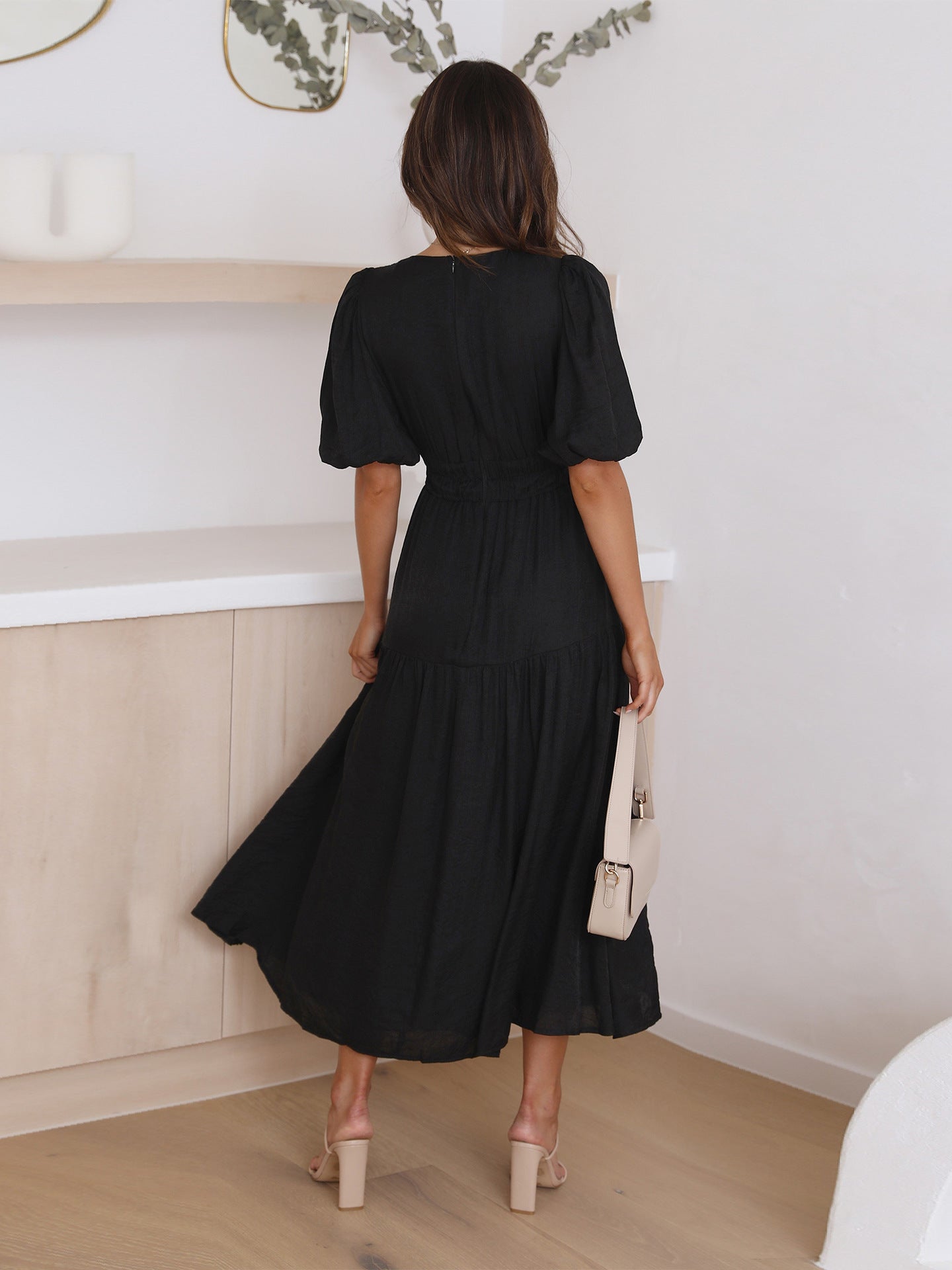Flowy Midi Dress | Elegant & Feminine | Flutter Sleeve Design