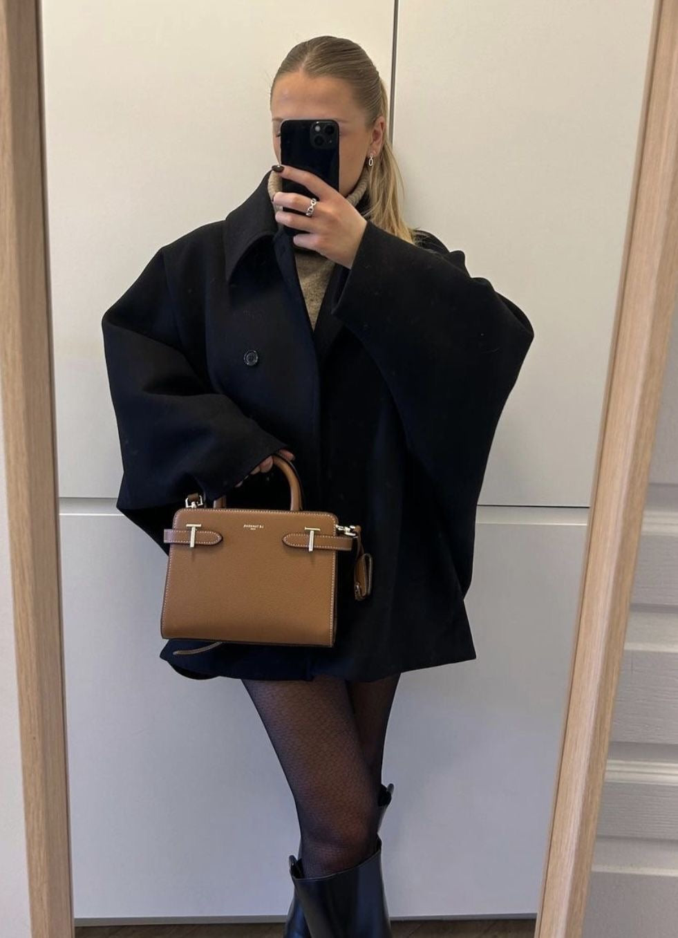 Cropped Wool Coat | Sculpted Silhouette | Parisian Street Style Staple