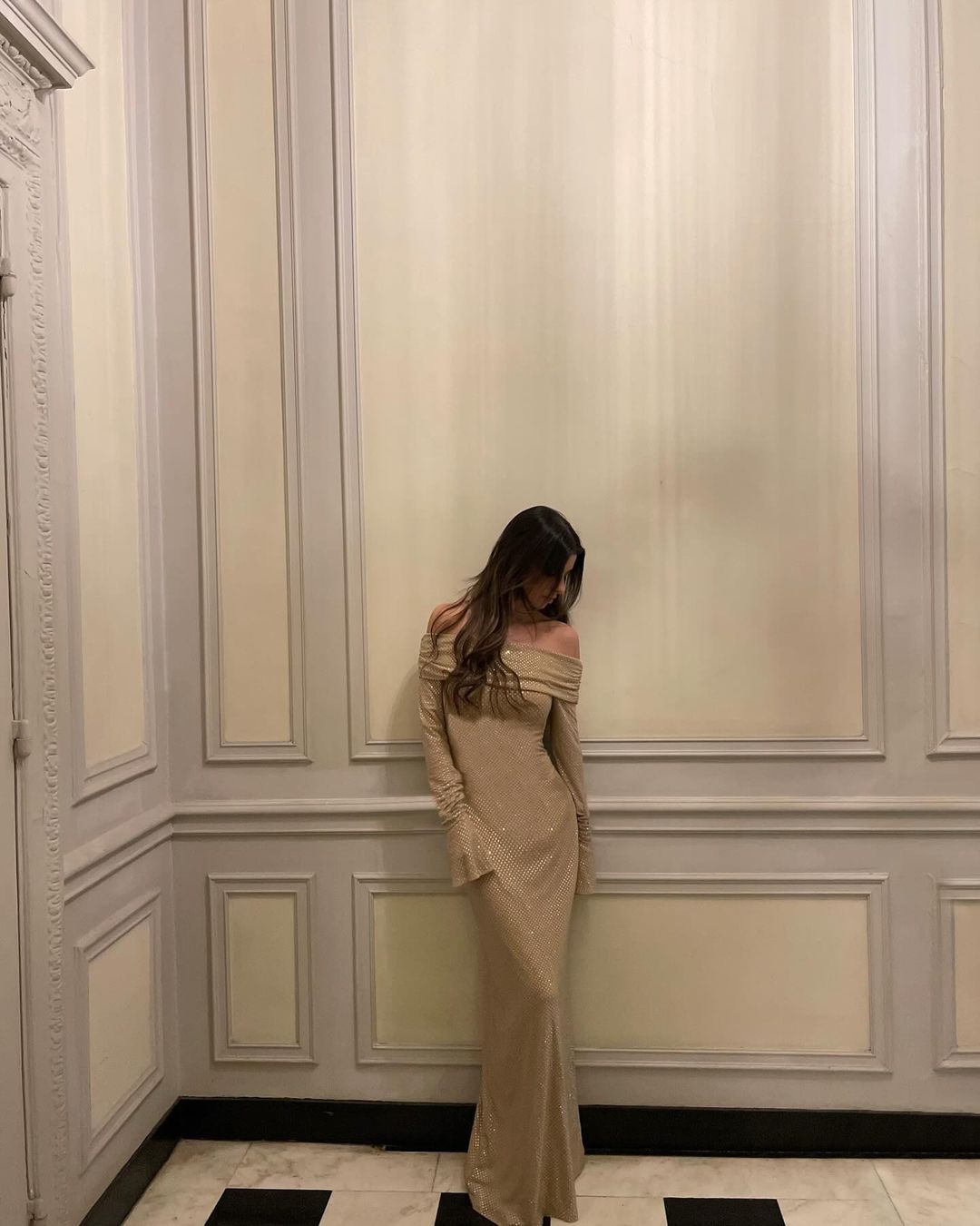 Off-Shoulder Glitter Maxi Dress | Elegant & Glamorous | Figure-Hugging Fit